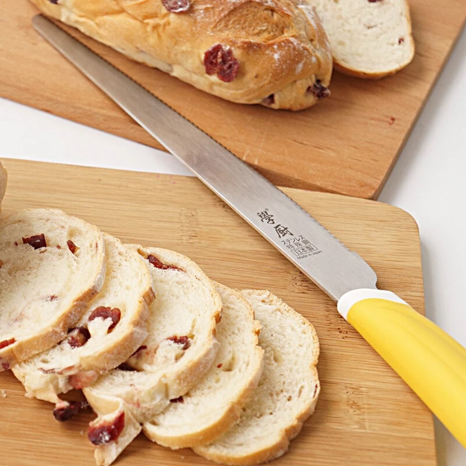 Slicing cranberry bread with the Chefmade bread knife