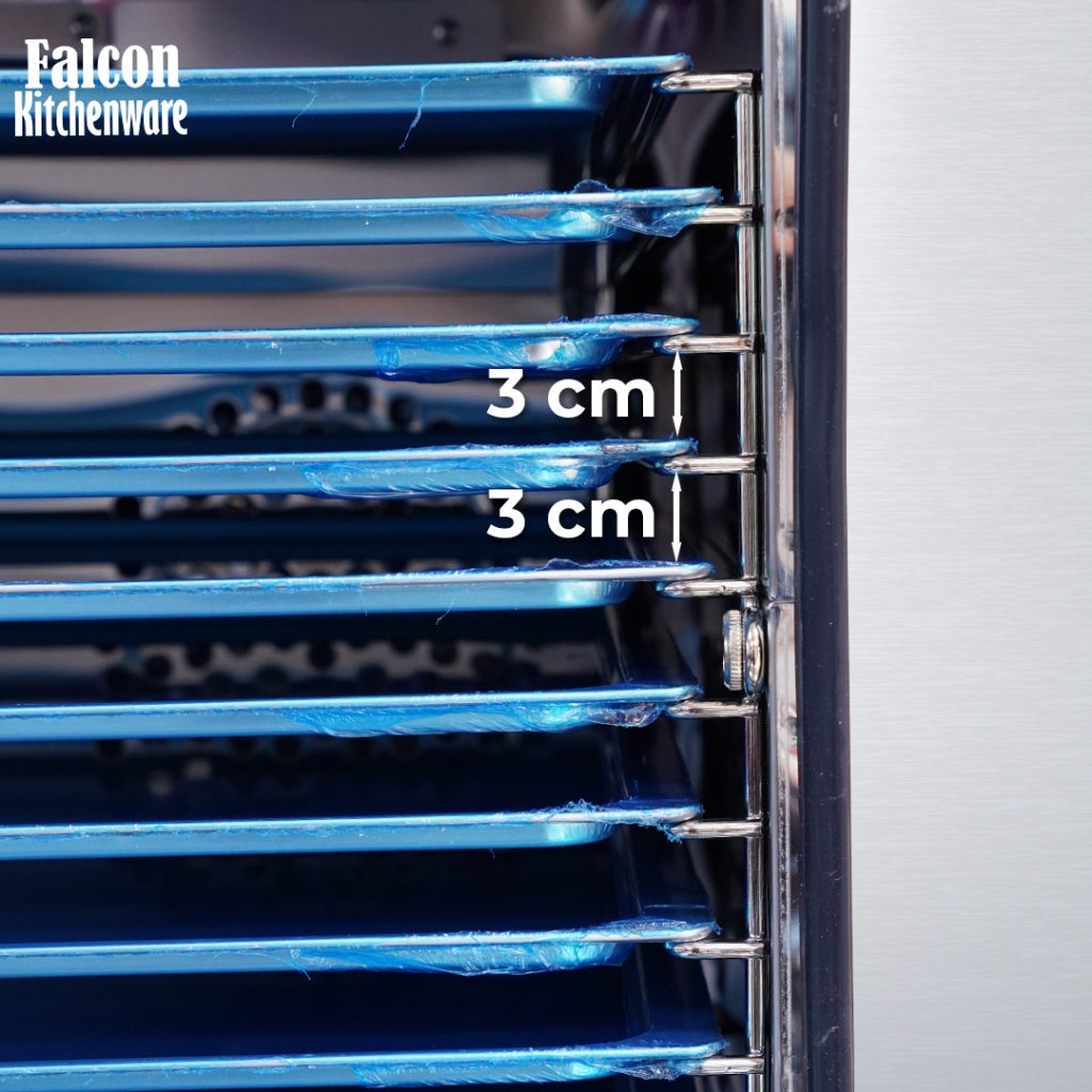 3 cm between tray layers