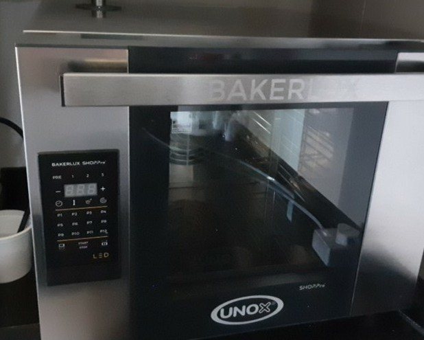 UNOX BAKERLUX SHOP.Pro convection oven in a customer's kitchen, photo from a Shopee review